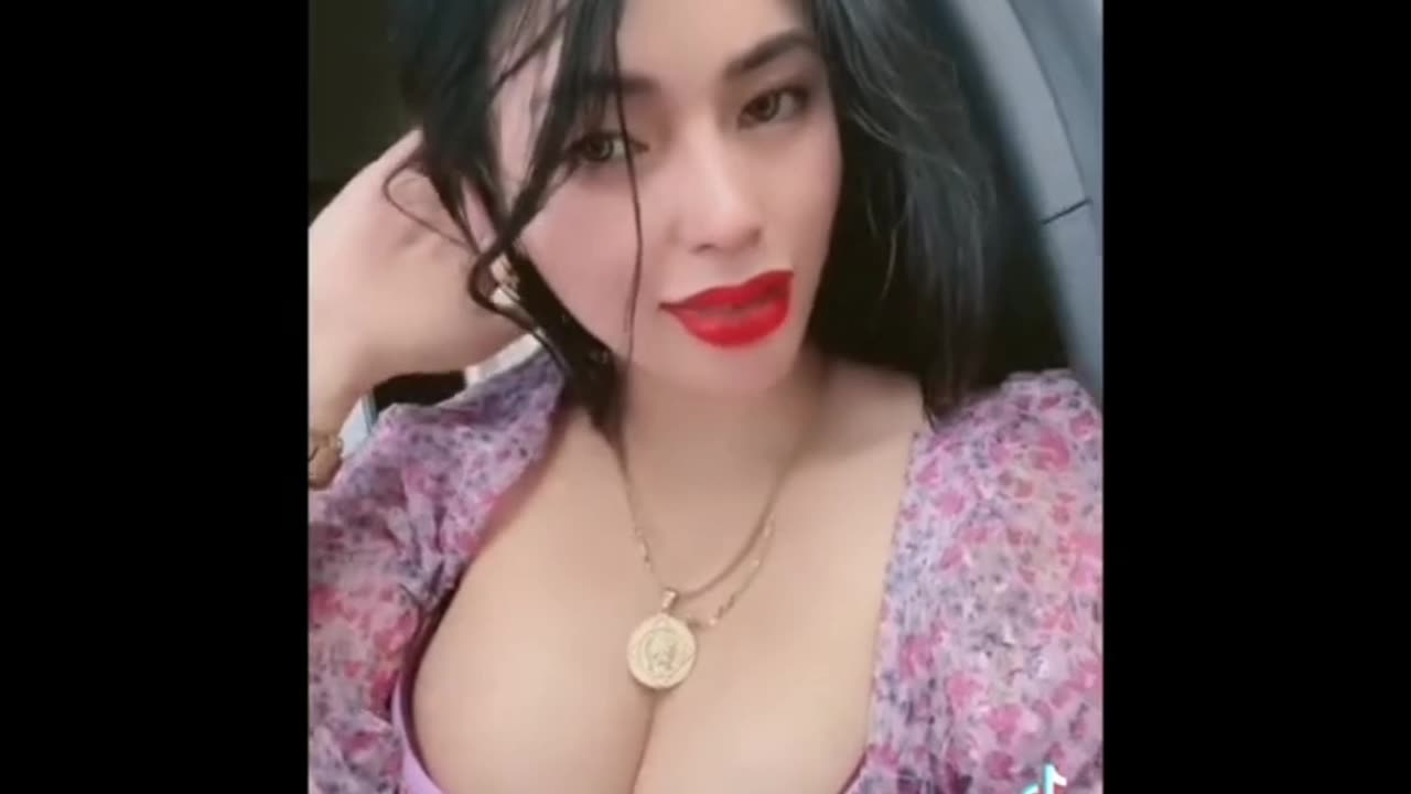 Tiktok Pinay showing off 3