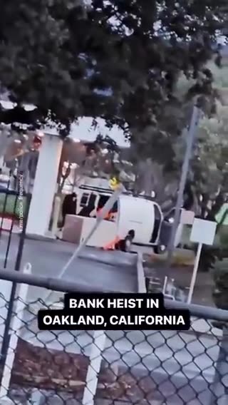 Criminals pulling an ATM in the middle of a public street They were arrested