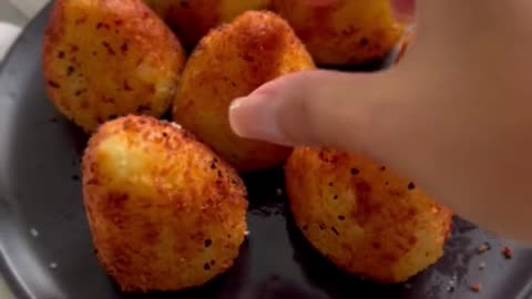 Coxinha com massa de batata