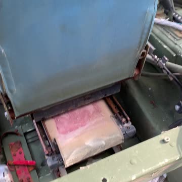 Pink sand in USMC HMMWVs?