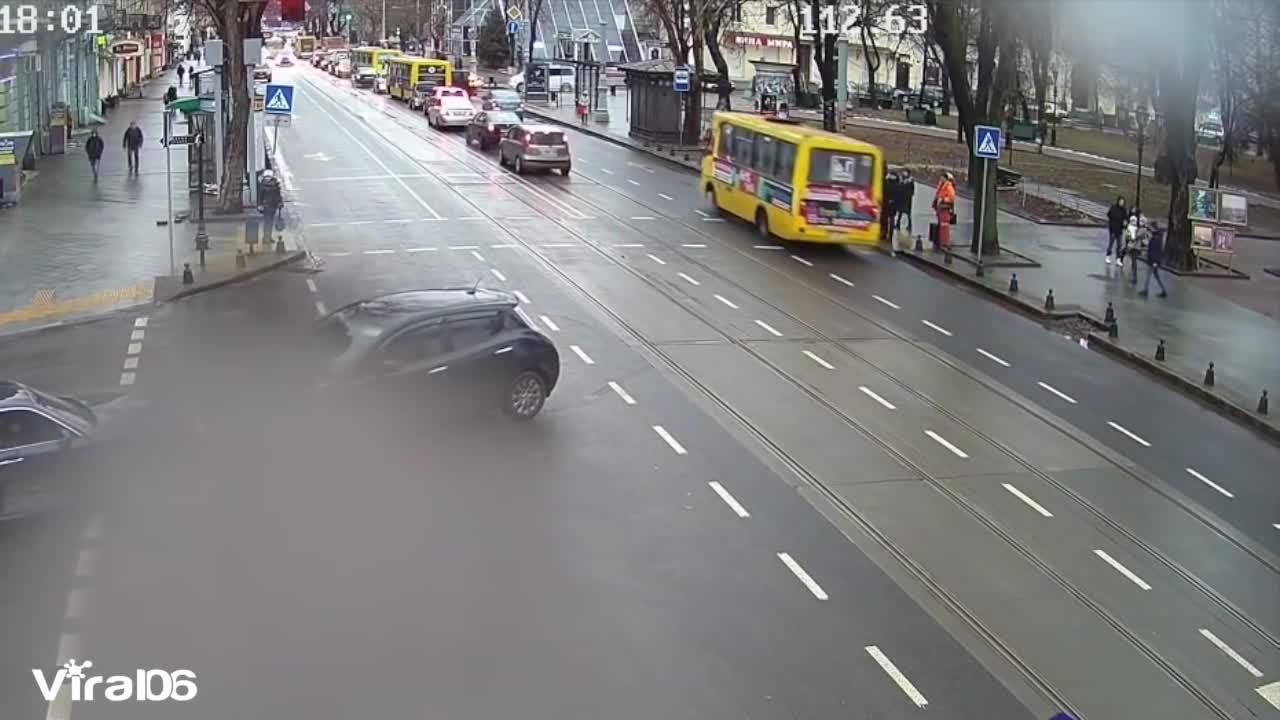 Russian dash cam car crash