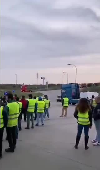 Spain protest against increasing prices