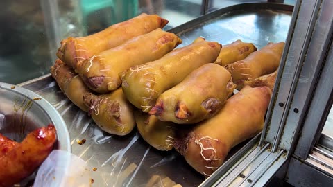 Eating PEN15 Soup in Manila!! EXOTIC China Town Street Food Tour!!