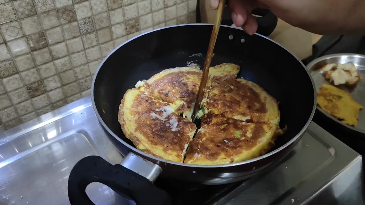 Chopping Cheese omelette process