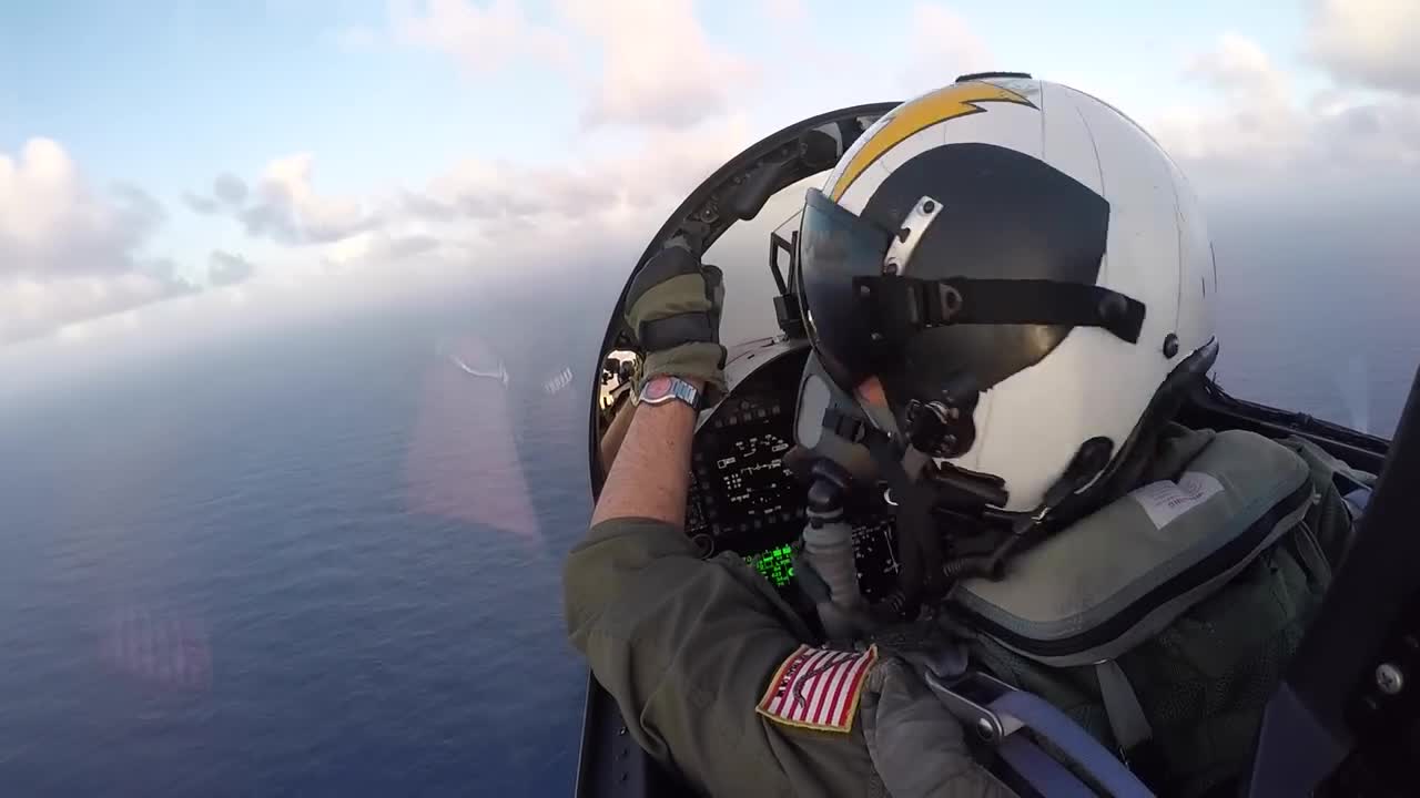 😏 Pinky Recovery-EA-18G Growler Cockpit View - Low Holding to the Spin Pattern to the Overhead-3