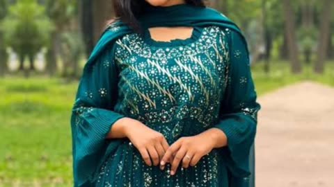 শাড়ীতে, Shamima Afrin Omi Lokks Beautiful..