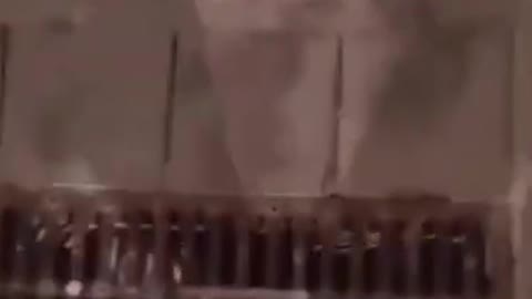 Il JOUE a Clash Royale dans LES ÉGOUTS !