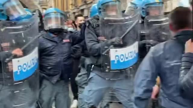 NUOVE IMMAGINI DA ROMA DELLA MANIFESTAZIONE E SCONTRI DEL 12/04/2021