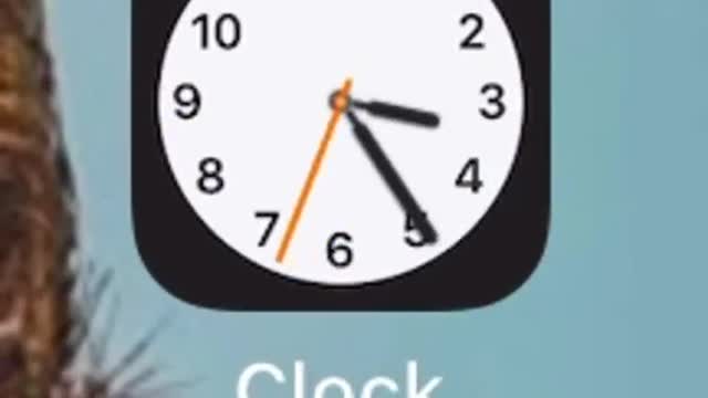 Clock widget on home screen