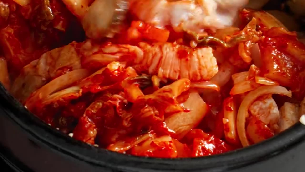 Kimchi Jjigae (Kimchi Stew) Recipe in 2024 Healthy soup recipes, Asian recipes, Tofu recipes