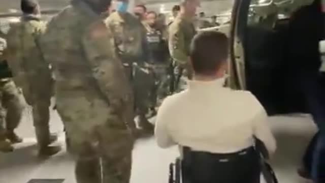 Madison Cawthorn delivers pickup load of pizzas to Guard troops