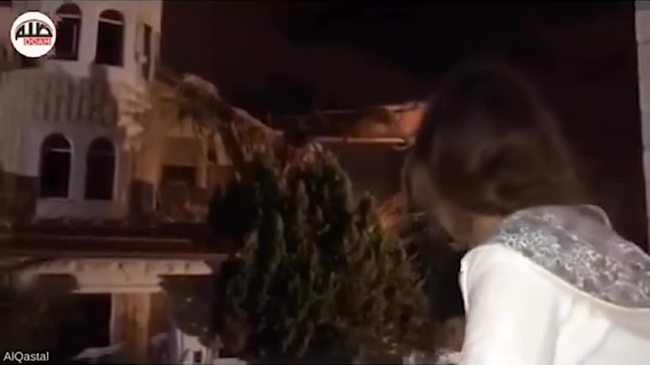 Girl cries as Israel's demolish her house