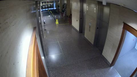 8003FCOB01ElevatorLobby_2021-01-06_23h20min01s507ms.mp4