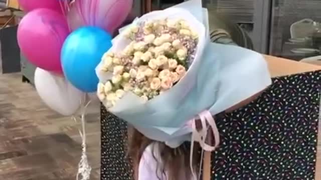 Ukrainian military made a gift to his daughter.