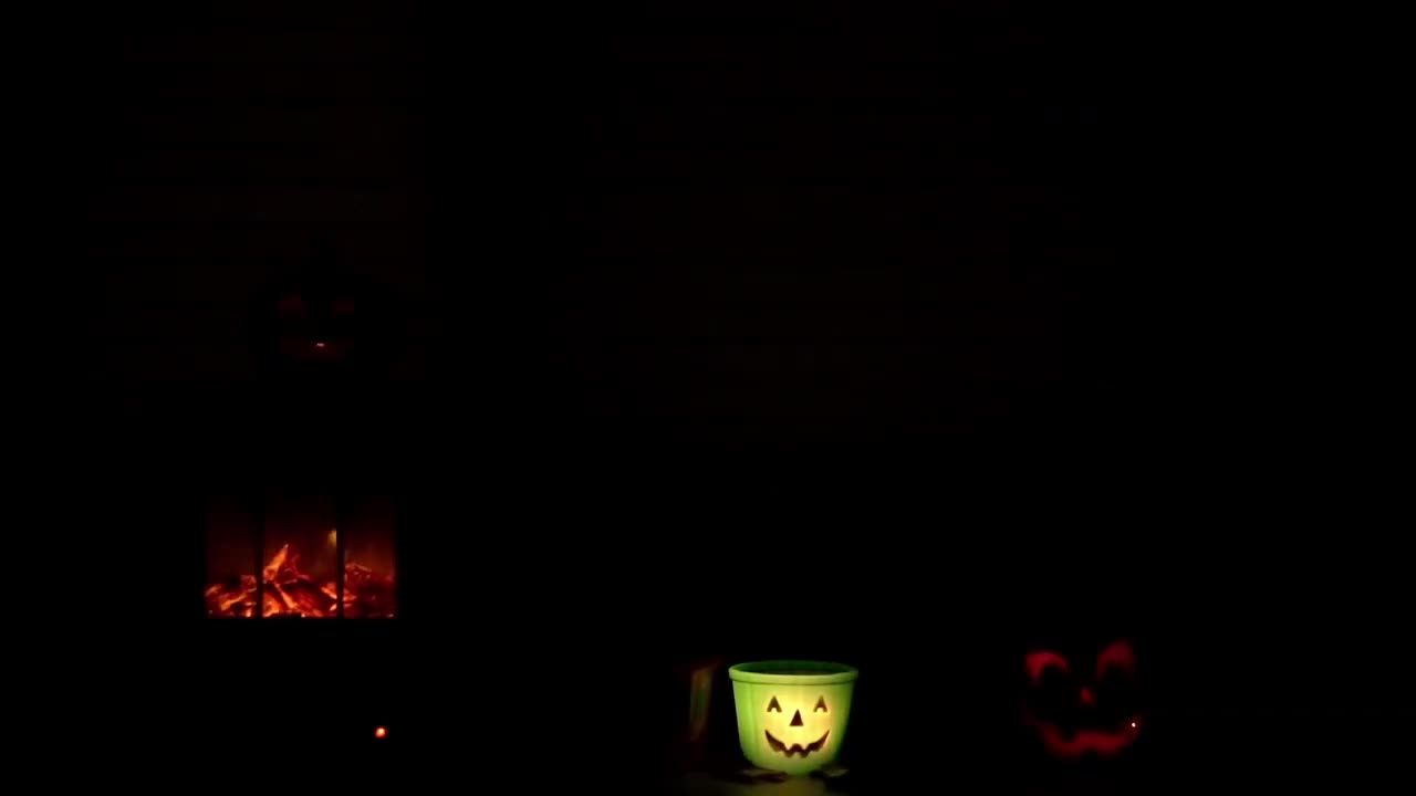 HALLOWEEN FIREPLACE