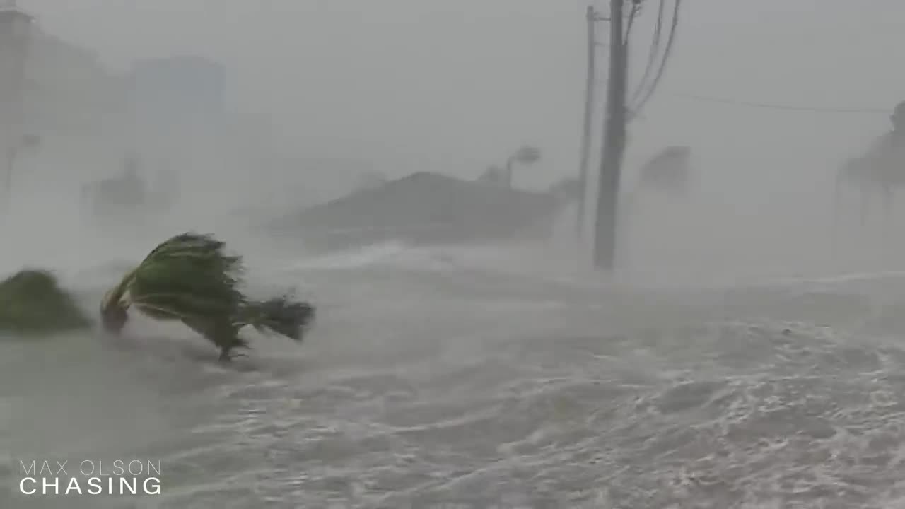 15 feet storm serge washes away homes in mayers beach