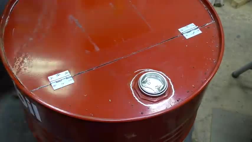 A cool idea from a car oil barrel! Do it yourself! Simple and Fast!