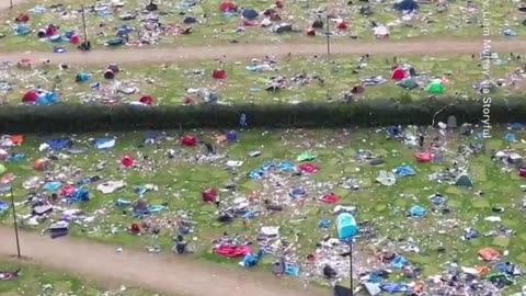 V Anglii se konal festival ochránců přírody zanechlai po sobě spoušť