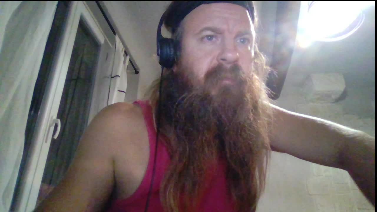 2022-09-20 (4) - On fouille le cimetière - Twitch Decheterie