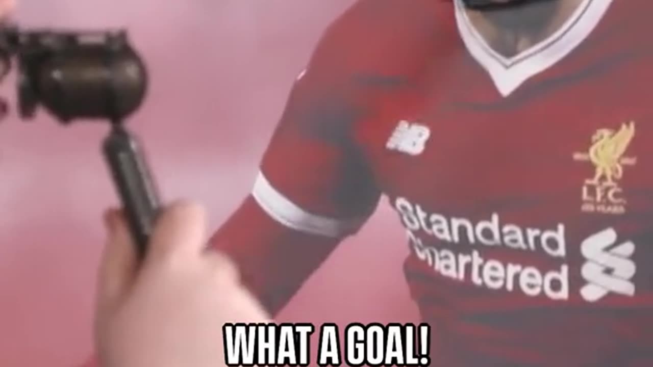Mohamed Salah surprising these young Liverpool fans ❤️
