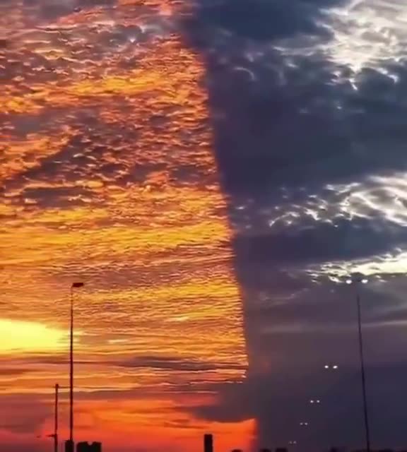A sunset was filmed in Florida, dividing the sky in two. Some media reported that the