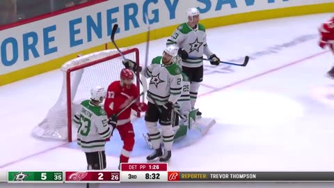 Larkin extends point streak with PPG