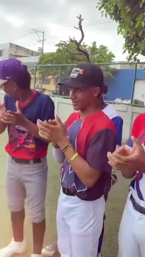 Vuelve y juega: peloteros de Bolívar piden apoyo para Nacional de Béisbol