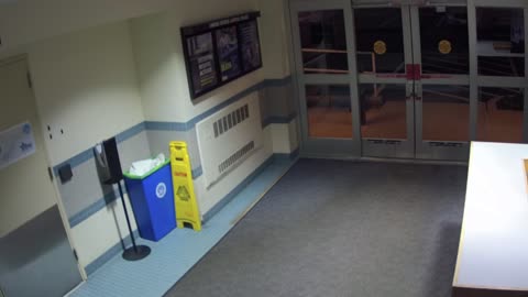 1662HQOB01WestDoor_2021-01-06_04h06min14s640ms.mp4