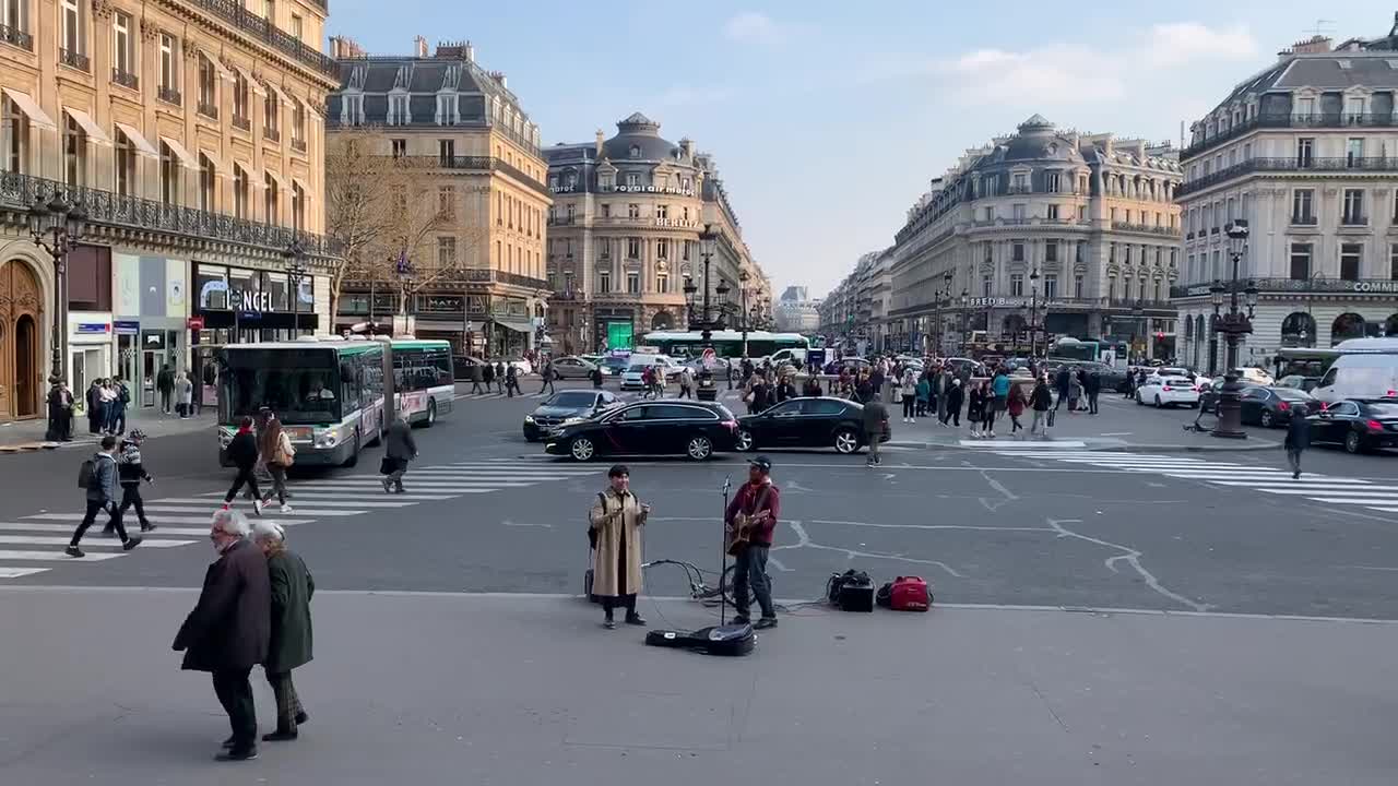 Near Opéra de Paris