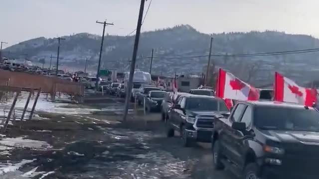 [Canada - Osoyoos] Another convoy at the border between Washington State (USA) and British Columbia