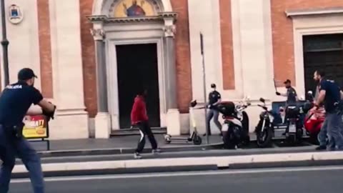 Fake asylum seeker in Rome with numerous criminal records threatens Italians