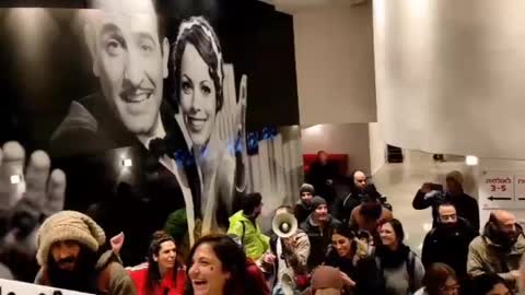 UnVaxxed Israelis Storm Cinema In Protest Of Vaxx Passports