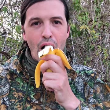 HOW TO EAT A BANANA?🍌