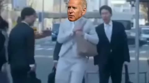 🤣"WHO DID THIS ? BIDEN RIPS OFF MICHELLE OBAMA'S CLOTHES"🤣