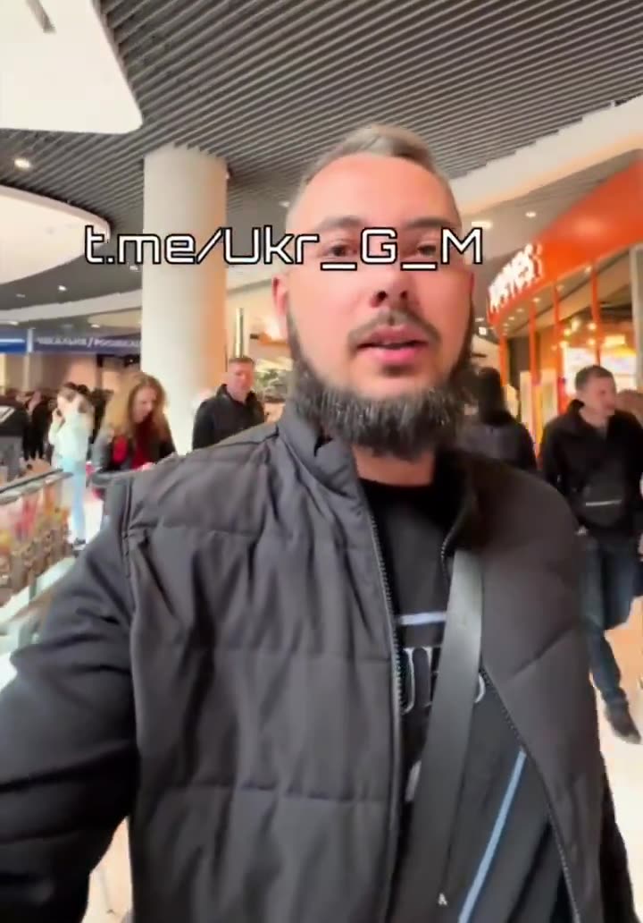 To hell #SlavaUkraïni! The protest of young Ukrainian refugees in Poland