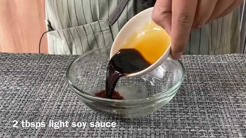 Prepare The Sause Of The Hong Kong Style Chow Mein