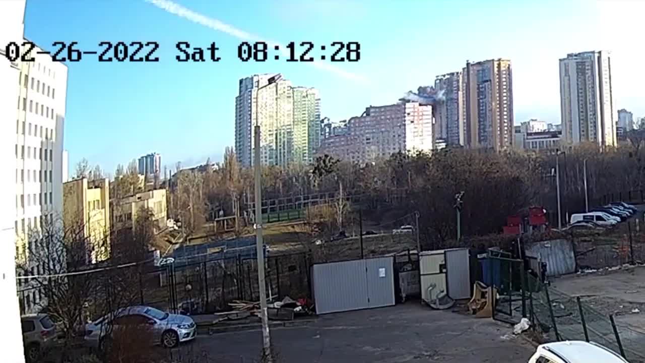 Russian missile strikes Ukrainian apartment block in Kyiv