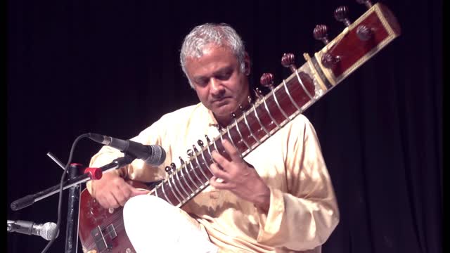 An excerpt from a live Sitar Music concert of Sanjeeb Sircar