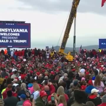 Trump’s spectacular flyover in Marine 1