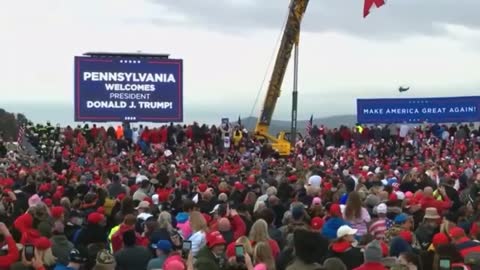 Trump’s spectacular flyover in Marine 1