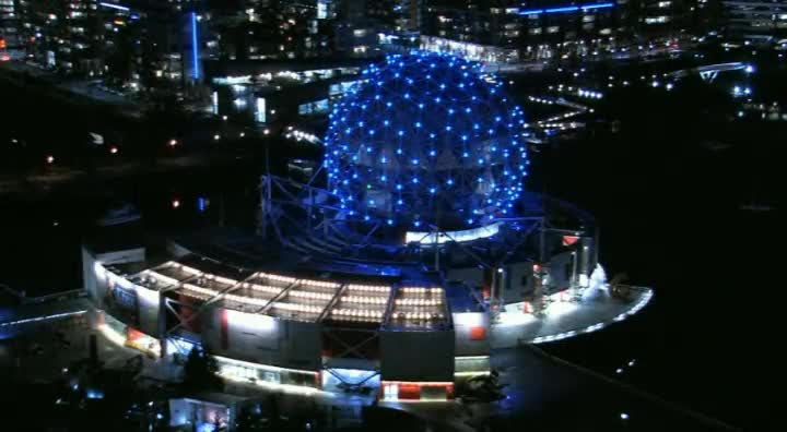 🇺🇦 VIDEO: Vancouver landmarks are lit in blue and yellow tonight to support #Ukraine.