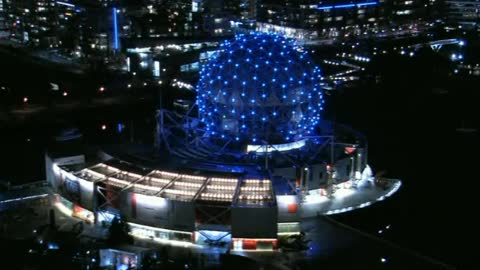 🇺🇦 VIDEO: Vancouver landmarks are lit in blue and yellow tonight to support #Ukraine.