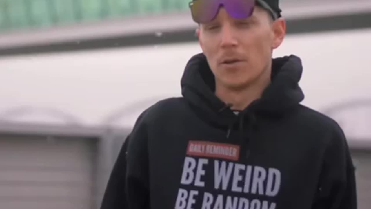 תהיה מוזר תהיה אקראי תהיה מי שאתה-BE WEIRD BE RANDOM BE WHO YOU ARE