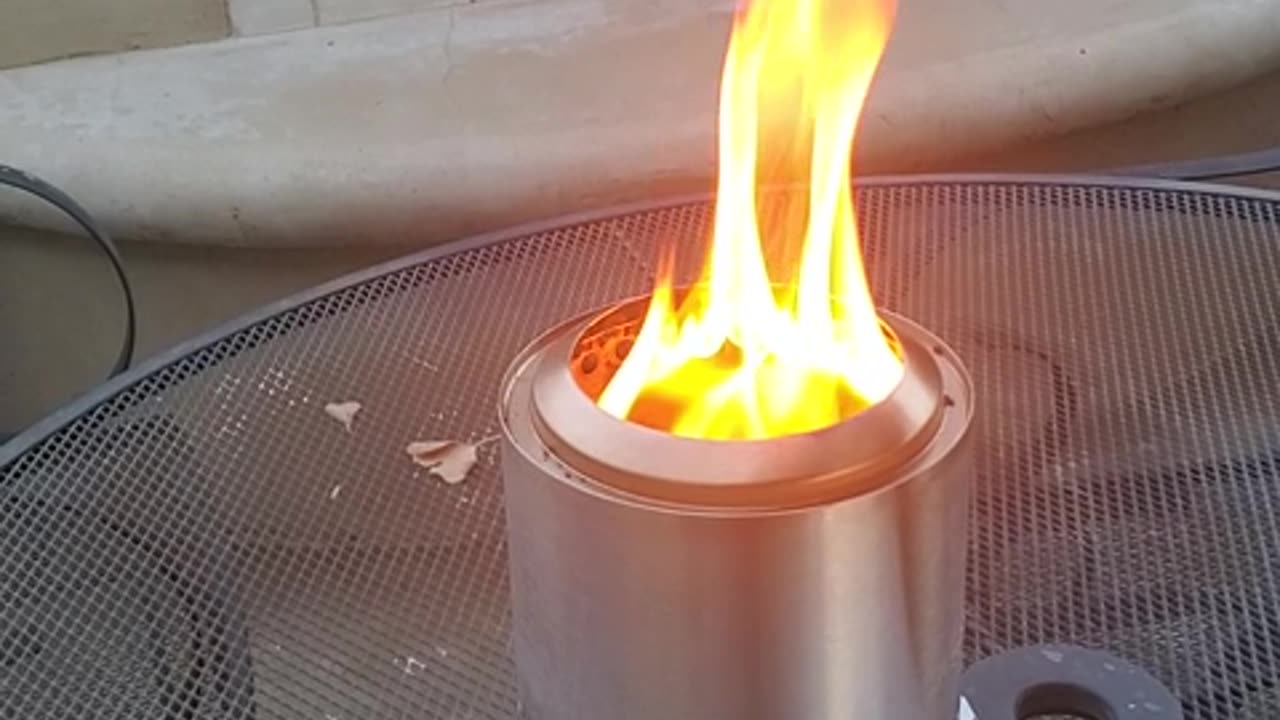 Upgrade your outdoor space with the Mesa XL Tabletop Fire Pit