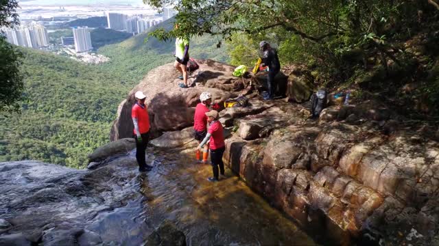 Wet pool in East Dragon Stream in Hong Kong 東龍石澗 風呂