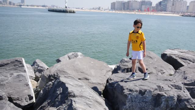 Between a rock and a helicopter