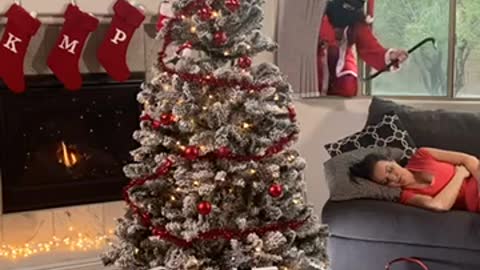 THIS is why I DONT believe in Santa !