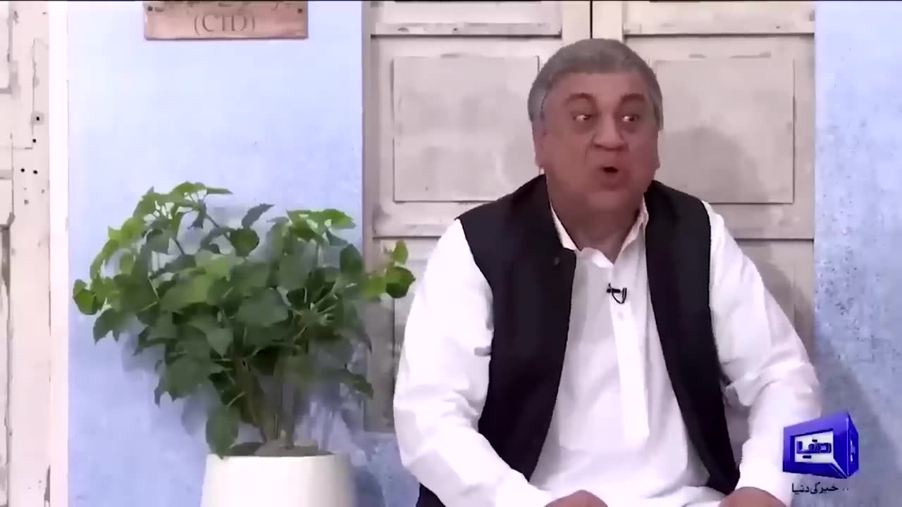 Shah Mehmood Qureshi Ko Mila Anokha Intikhabi nishan