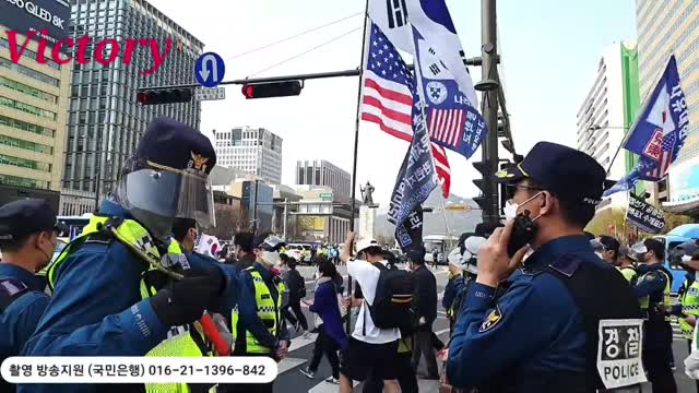 korea decay 혼돈의 시대로 달려가는 미쳐버린시대. 광인의 시대....22 4.9.기록영상.