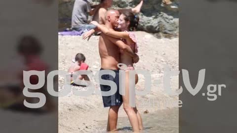 Eros Ramazzotti shows his love to his wife Marica Pellegrinelli in Mykonos